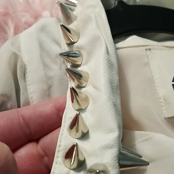 Unif sheer spiked shirt - Picture 3 of 7